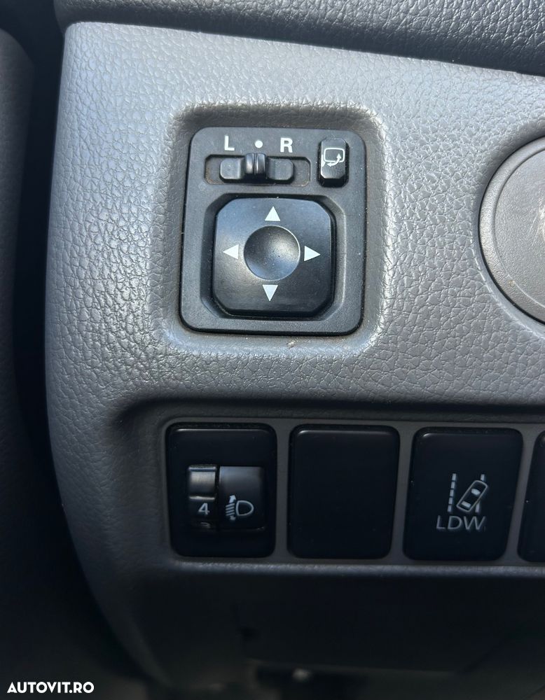 Mitsubishi L200 Double Cab 2.4 DI-D M/T Intense - 32
