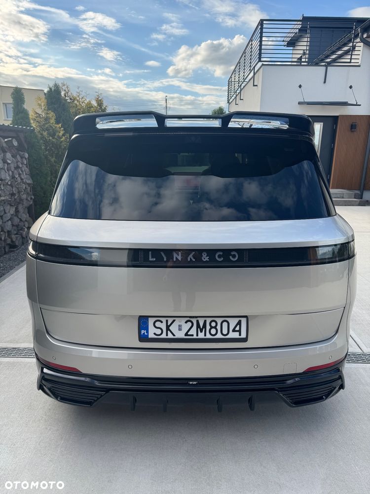 Lynk & Co 900 - 17