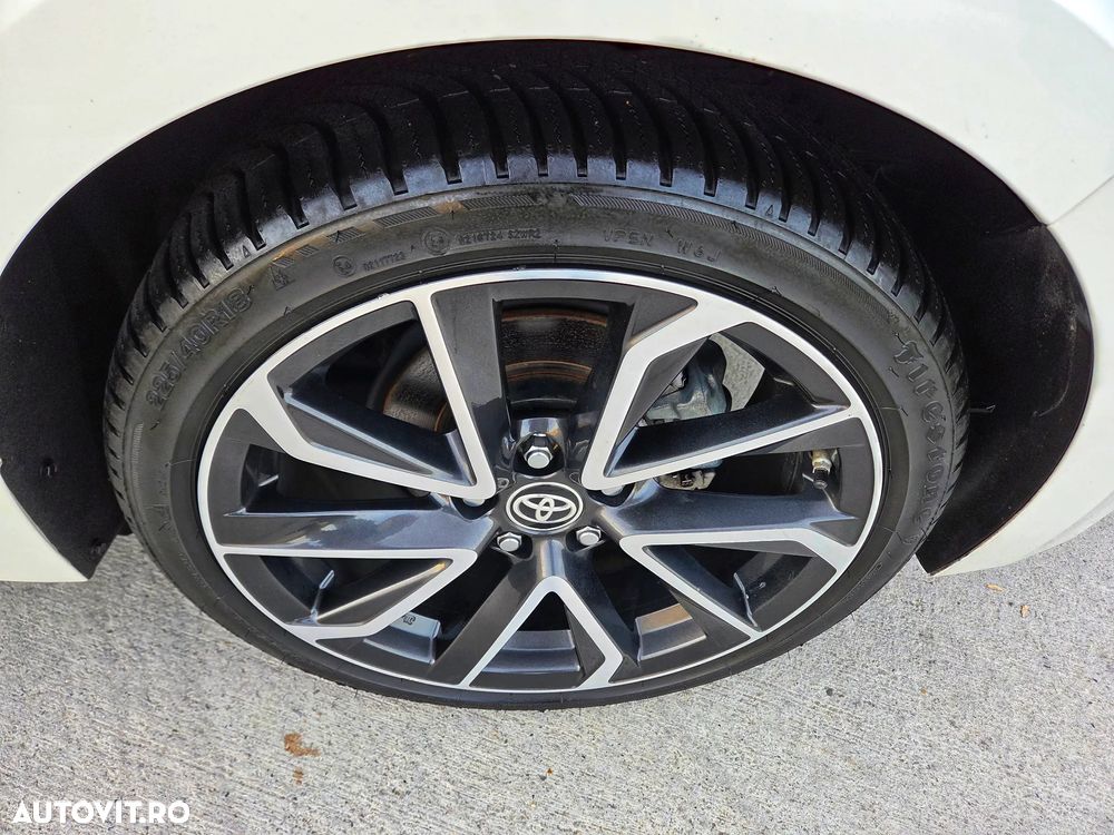 Toyota Corolla 1.8 Hybrid Business Edition - 36