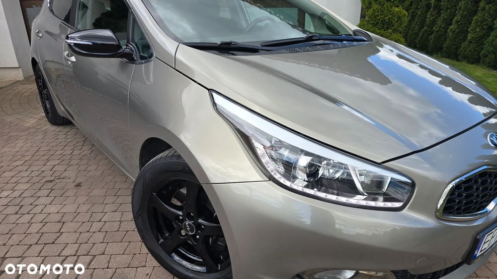 Kia Ceed - 13
