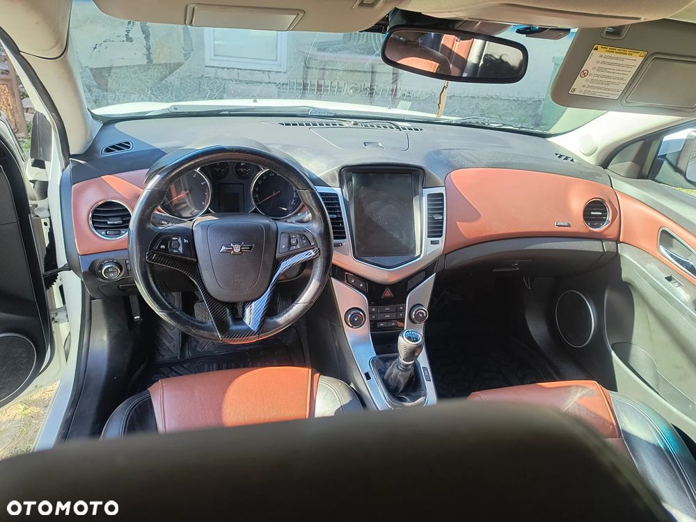 Chevrolet Cruze 1.8 LTZ - 12
