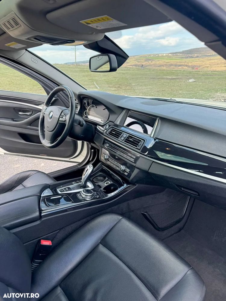 BMW Seria 5 520d Aut. Luxury Line - 29