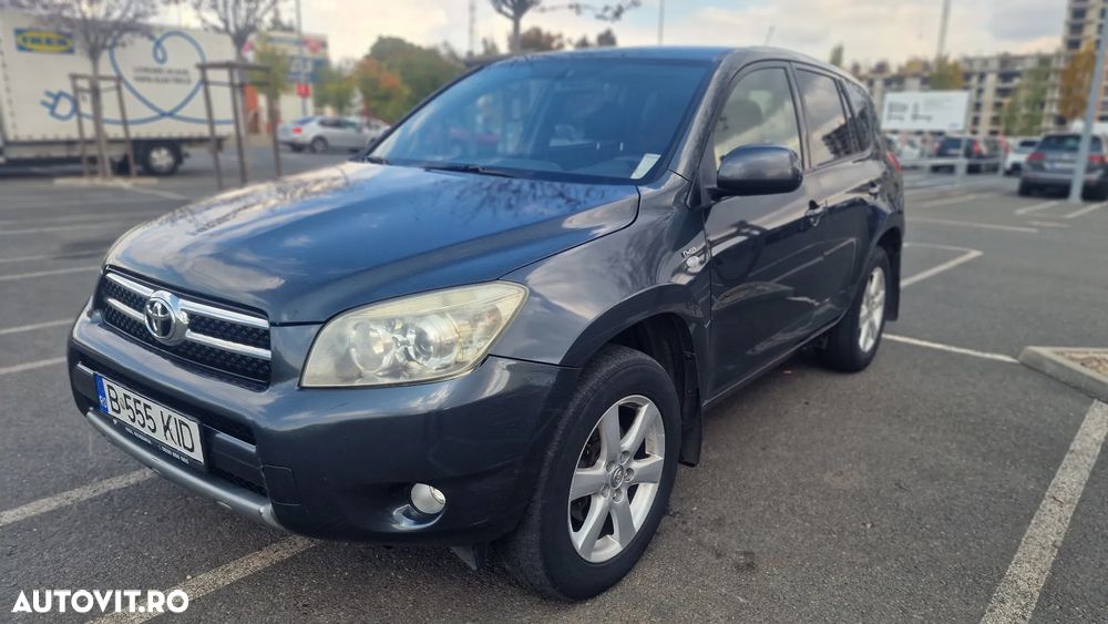 Toyota RAV4 2.2 D-4D Luxury - 1