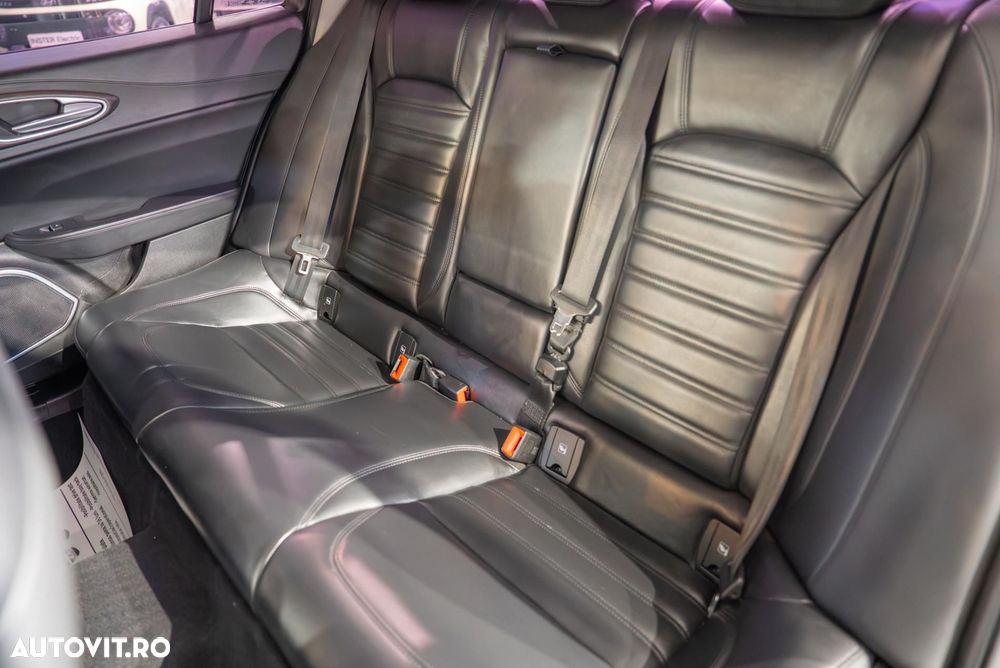 Alfa Romeo Giulia 2.2 Diesel AT8 Super - 22