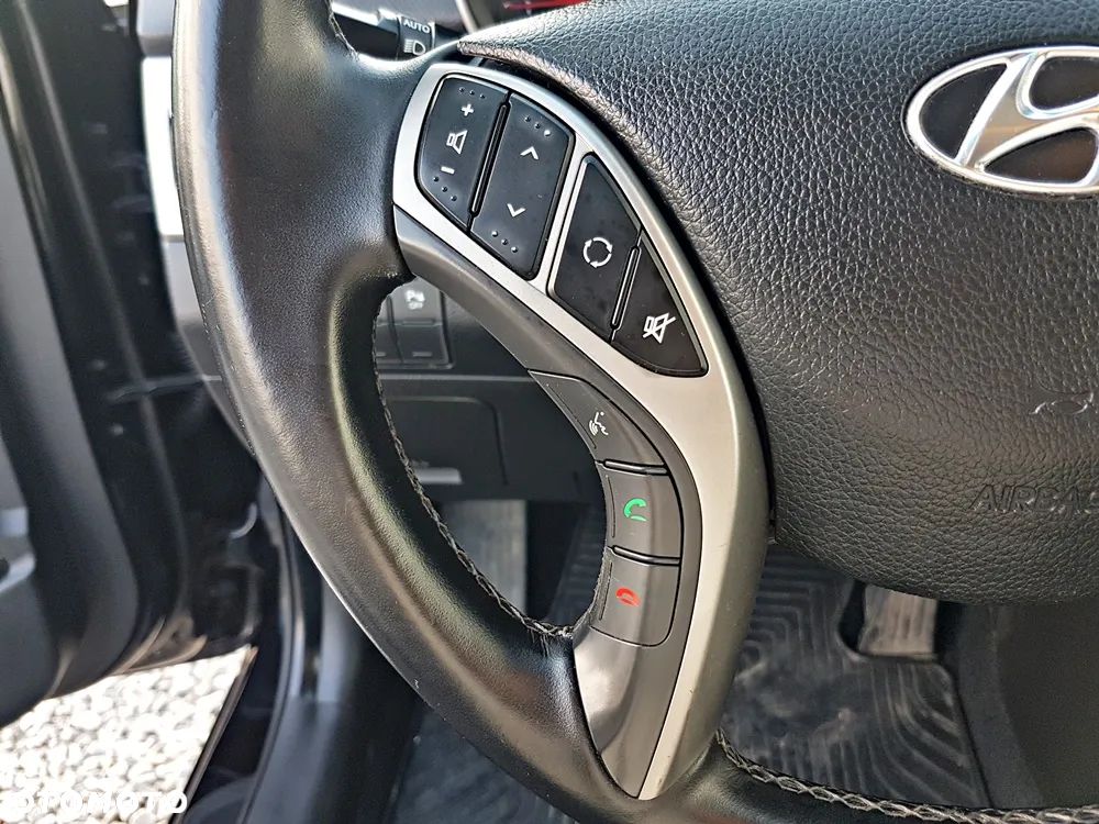 Hyundai i30 i30cw 1.6 Trend - 19