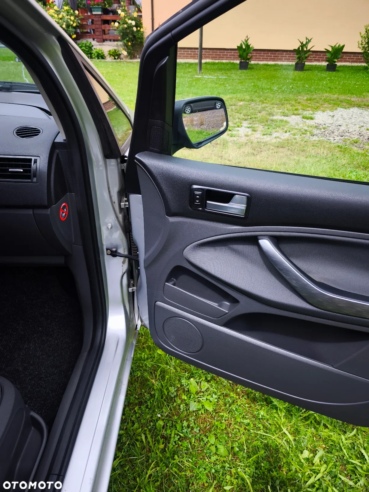 Ford C-MAX 1.6 Ambiente - 19