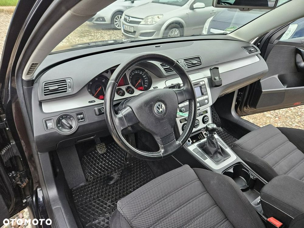 Volkswagen Passat - 8