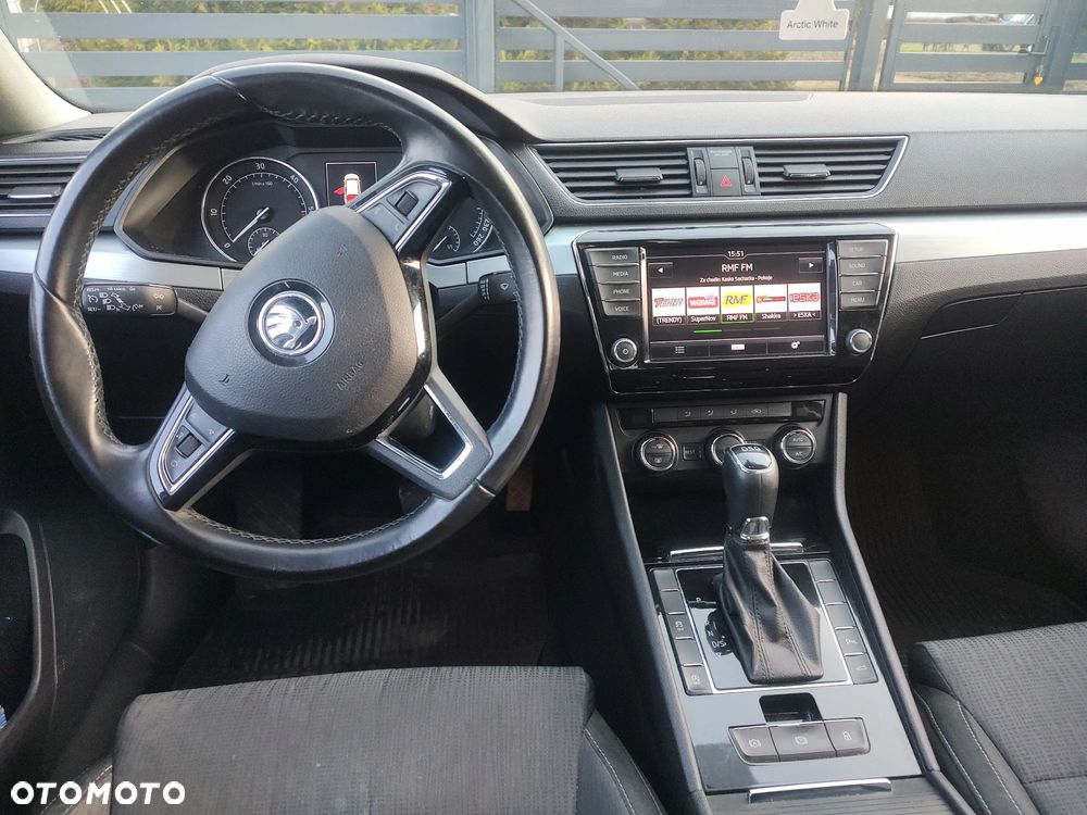 Skoda Superb 2.0 TDI Ambition DSG - 8