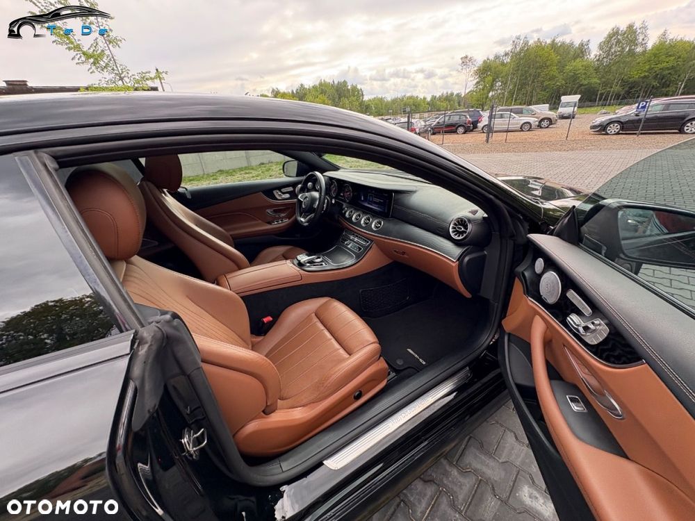 Mercedes-Benz Klasa E 400 4Matic 9G-TRONIC 25th Anniversary Edition - 29