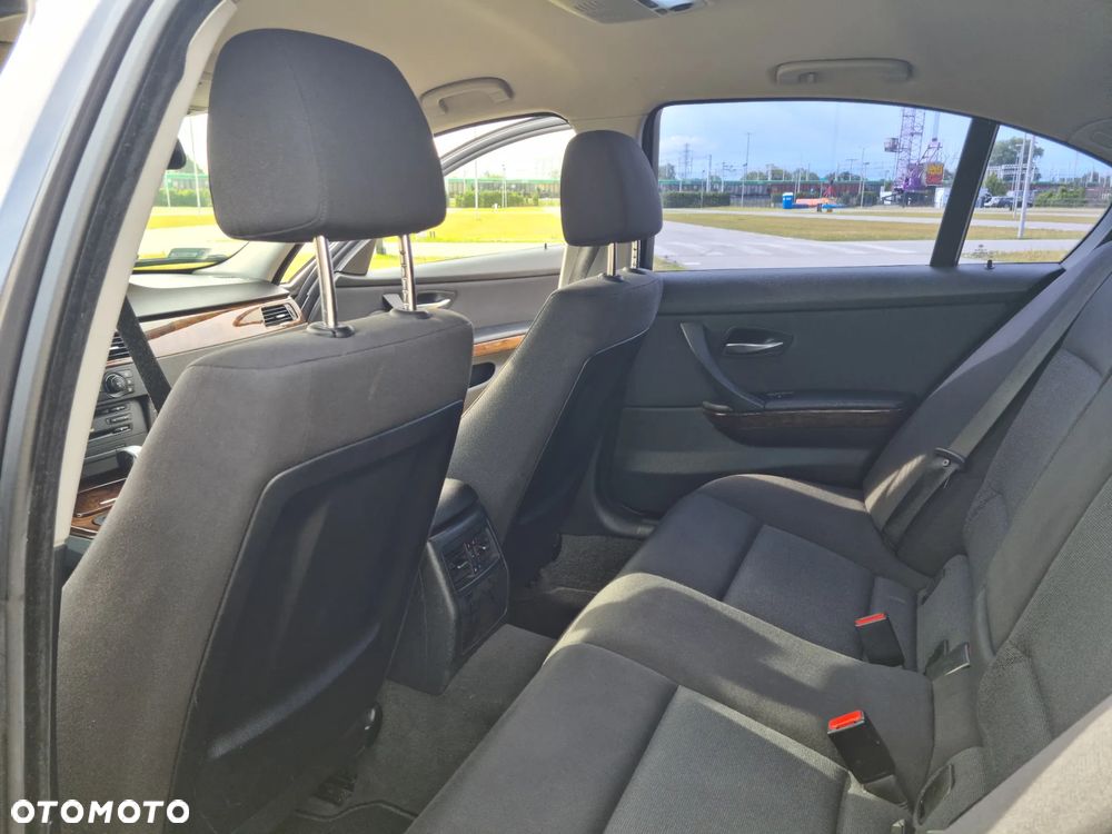 BMW Seria 3 320d DPF - 11
