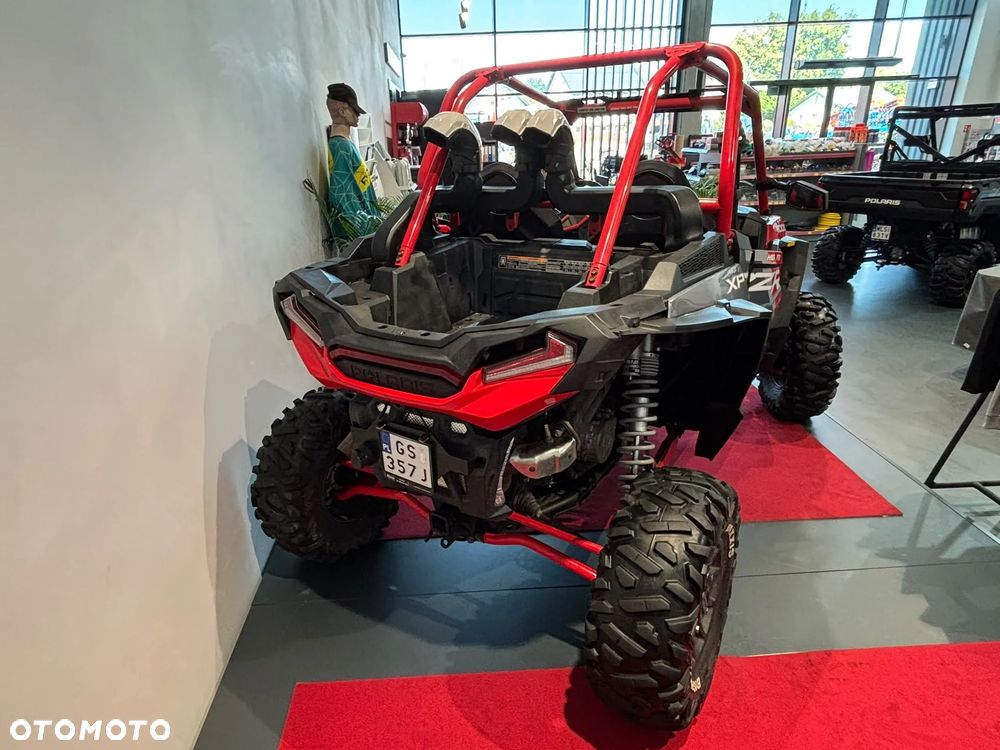 Polaris RZR - 6