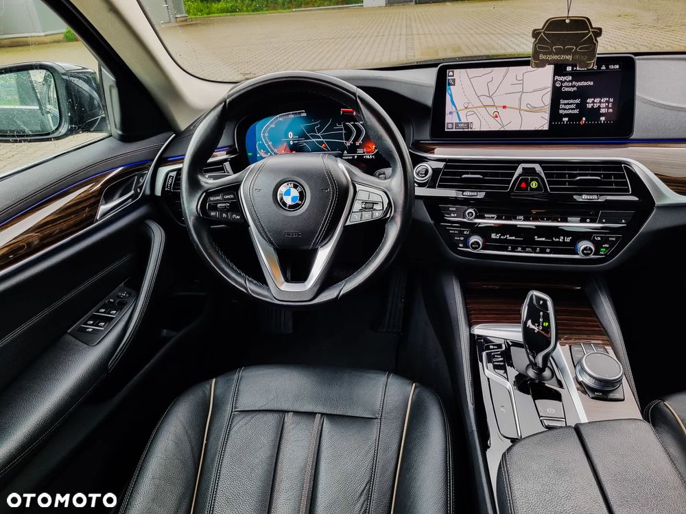 BMW Seria 5 520i Luxury Line sport - 8