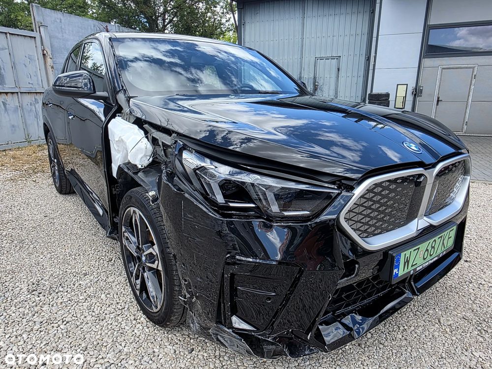 BMW iX2 eDrive20 66.5kWh M Sport - 5