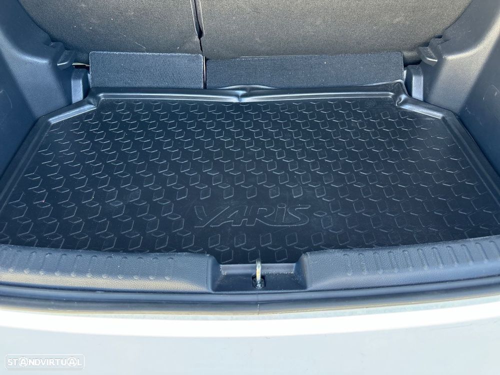 Toyota Yaris - 11