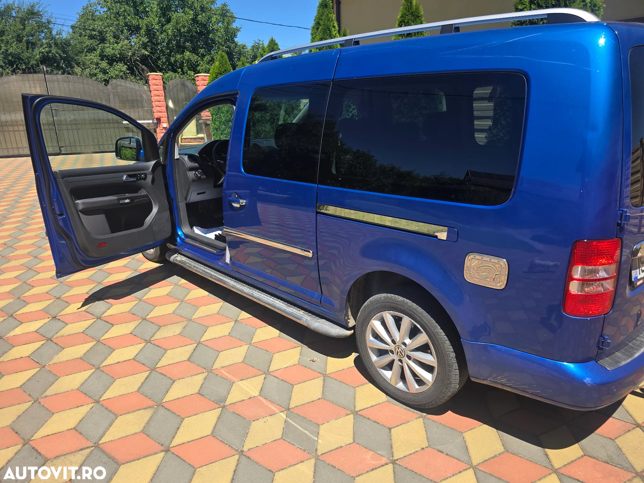Volkswagen Caddy Maxi 2.0 TDI Comfortline DSG - 3