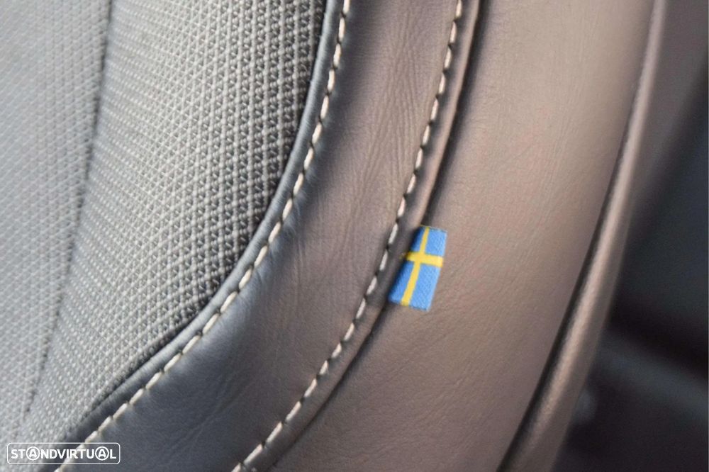 Volvo V60 2.0 T6 AWD TE Inscription Expression - 16