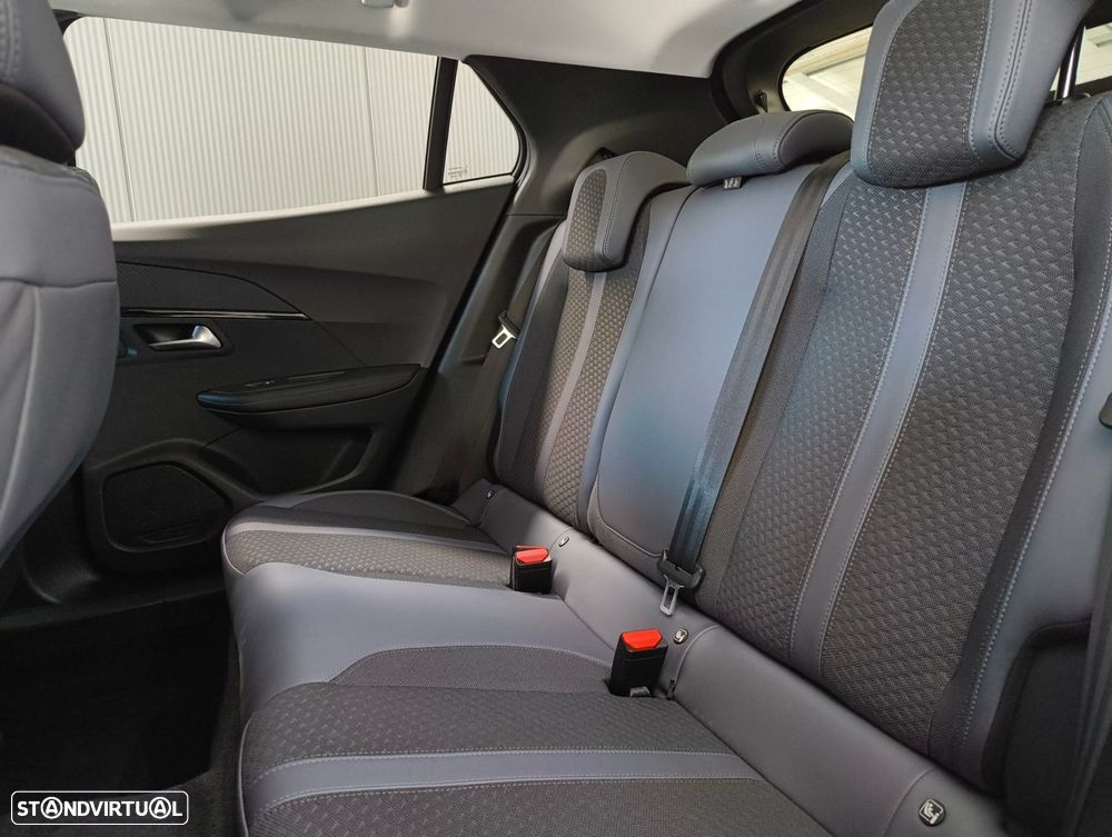 Peugeot 2008 1.2 PureTech Allure - 19