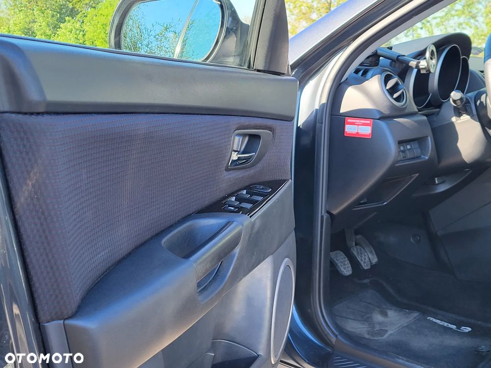 Mazda 3 1.6 Active + - 31