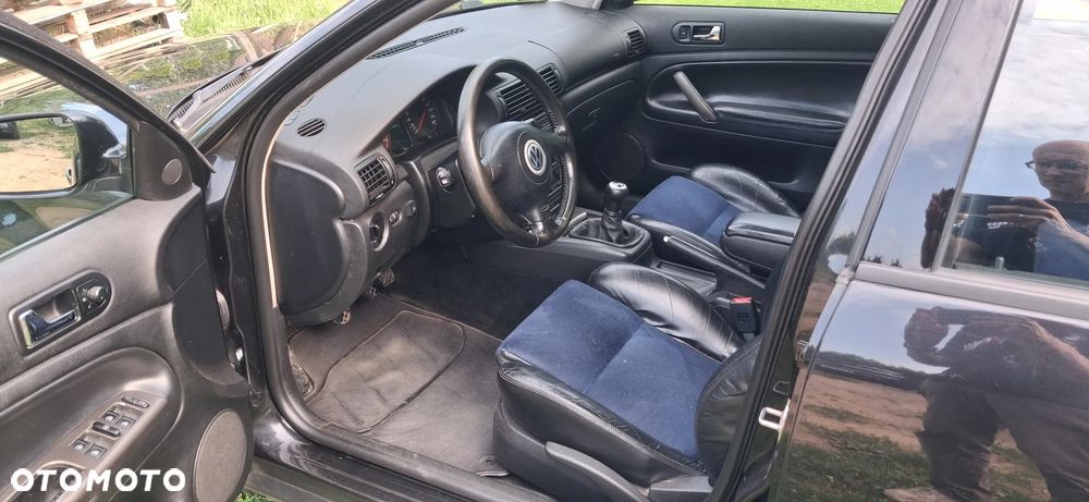 Volkswagen Passat 2.8 V6 4Mot Highline - 7