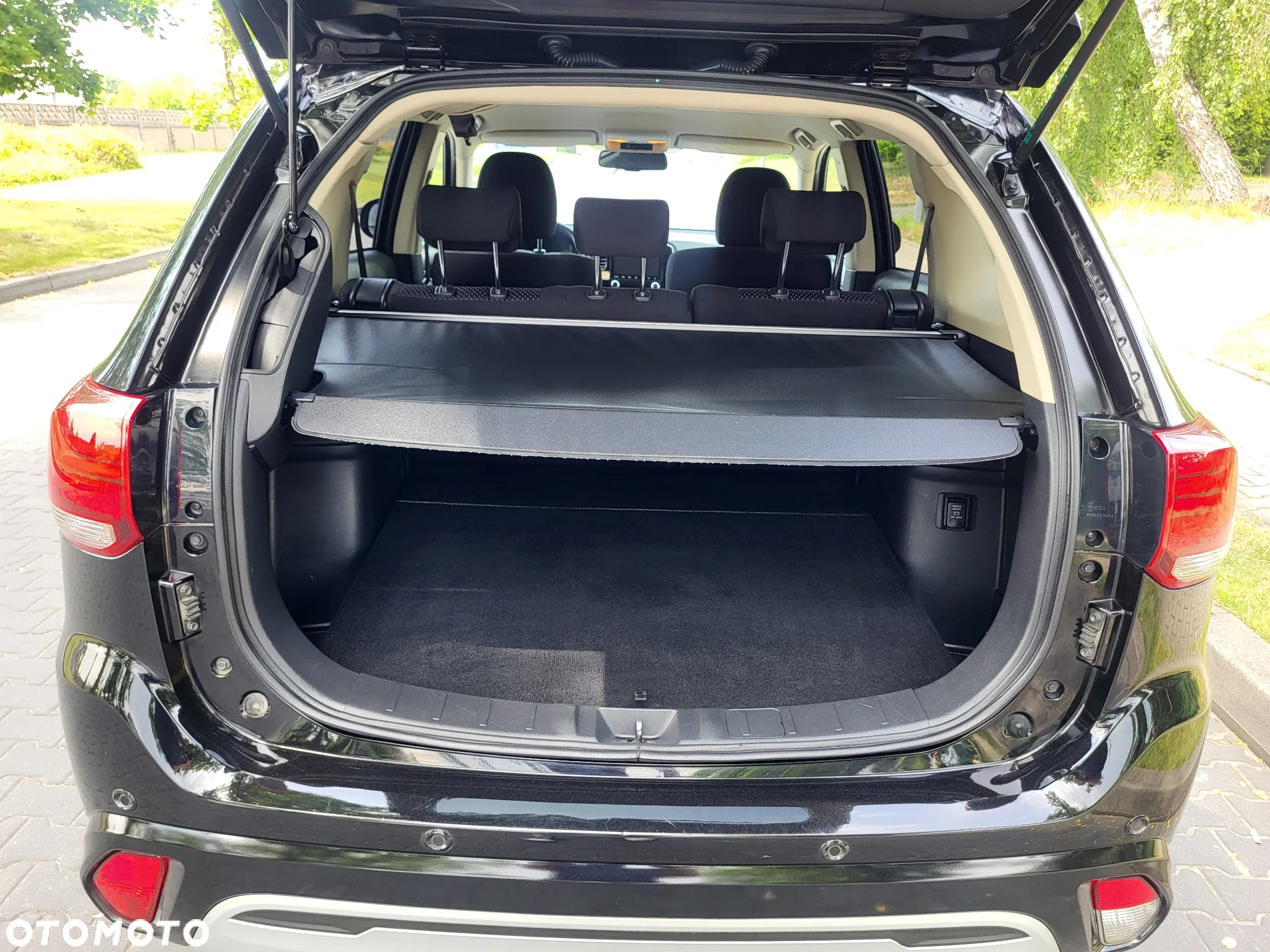 Mitsubishi Outlander 2.4 4WD Plug-In Hybrid Intro Edition - 27