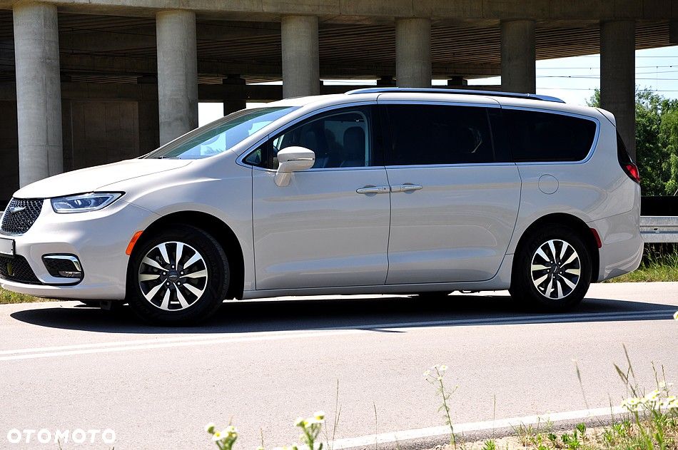 Chrysler Pacifica - 6
