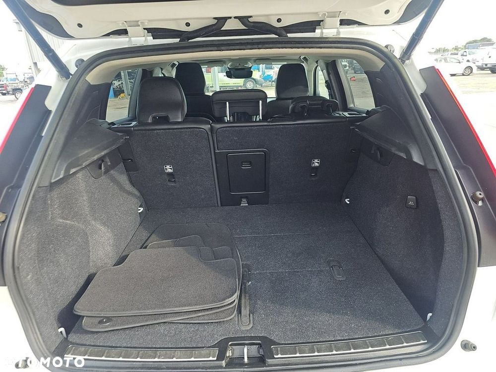 Volvo XC 40 - 12