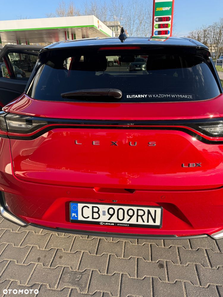 Lexus LBX 1.5 Hybrid Emotion - 2