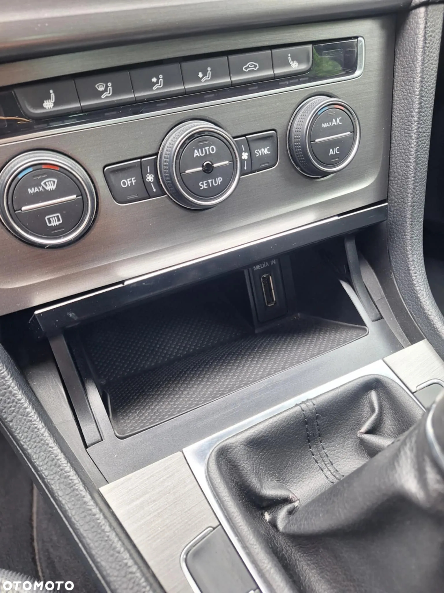 Volkswagen Golf - 21