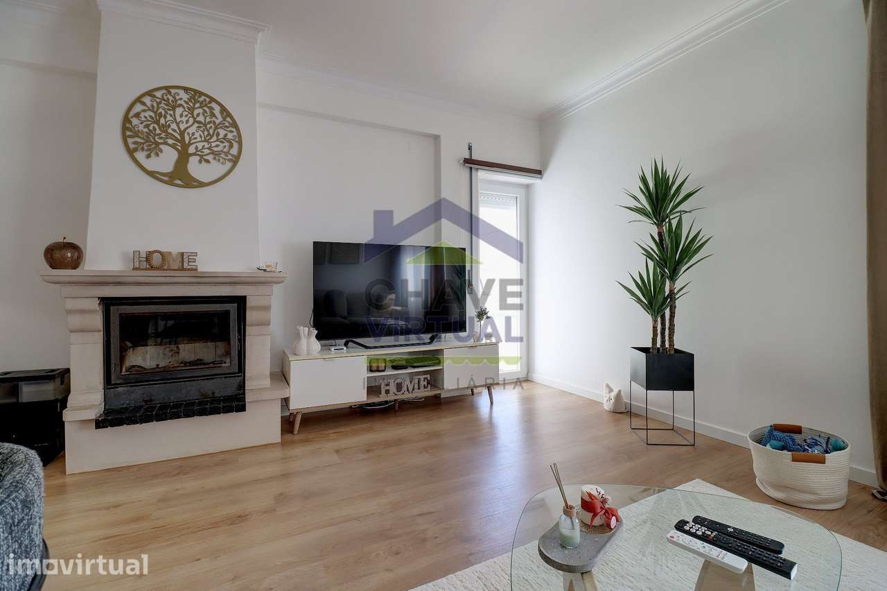 Apartamento T2 com Garagem e Sótão - Centro Bombarral - Grande imagem: 4/37