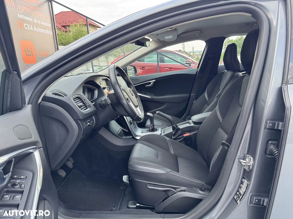 Volvo V40 D2 Momentum - 9