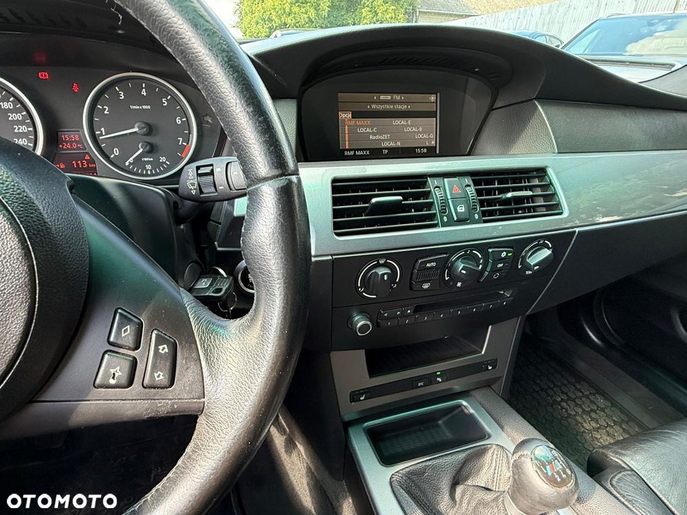BMW Seria 5 523i - 14