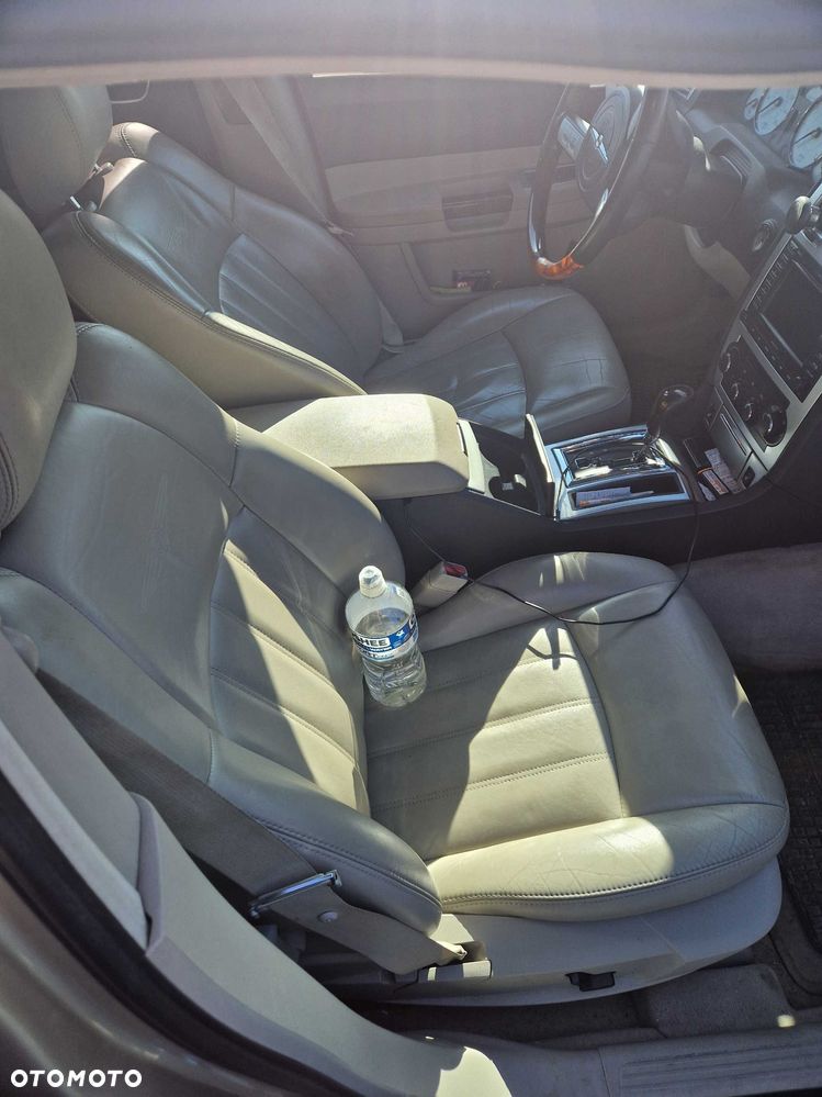 Chrysler 300C - 6