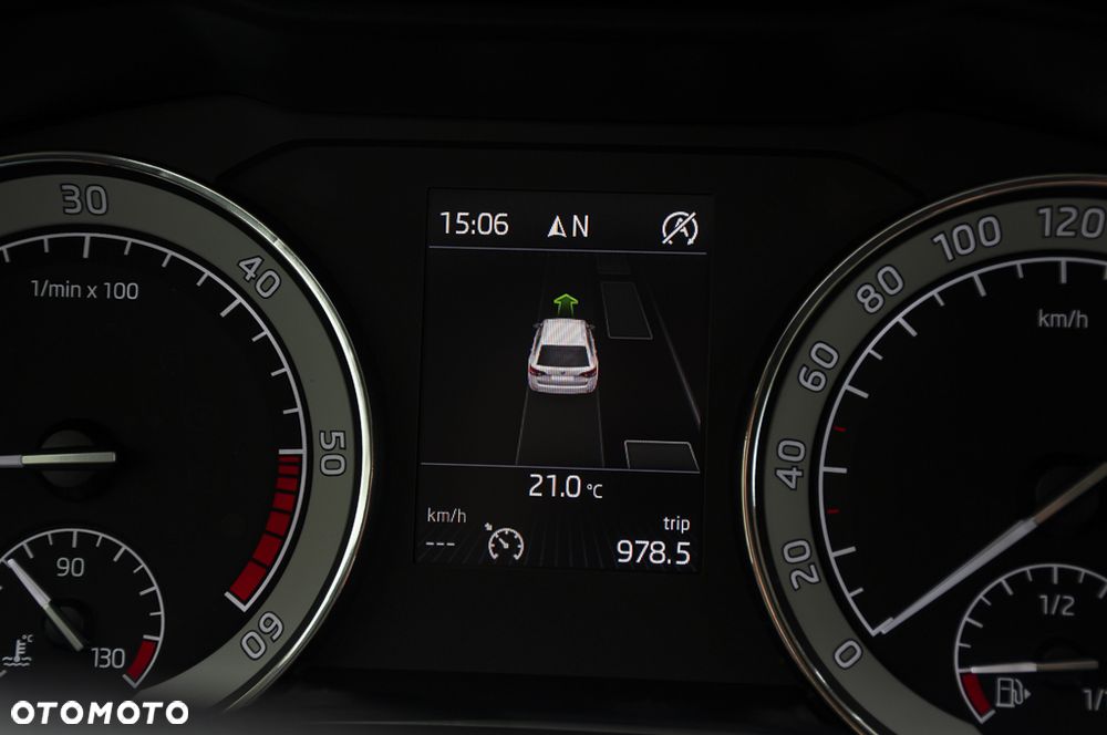 Skoda Superb 2.0 TDI DSG L&K - 16