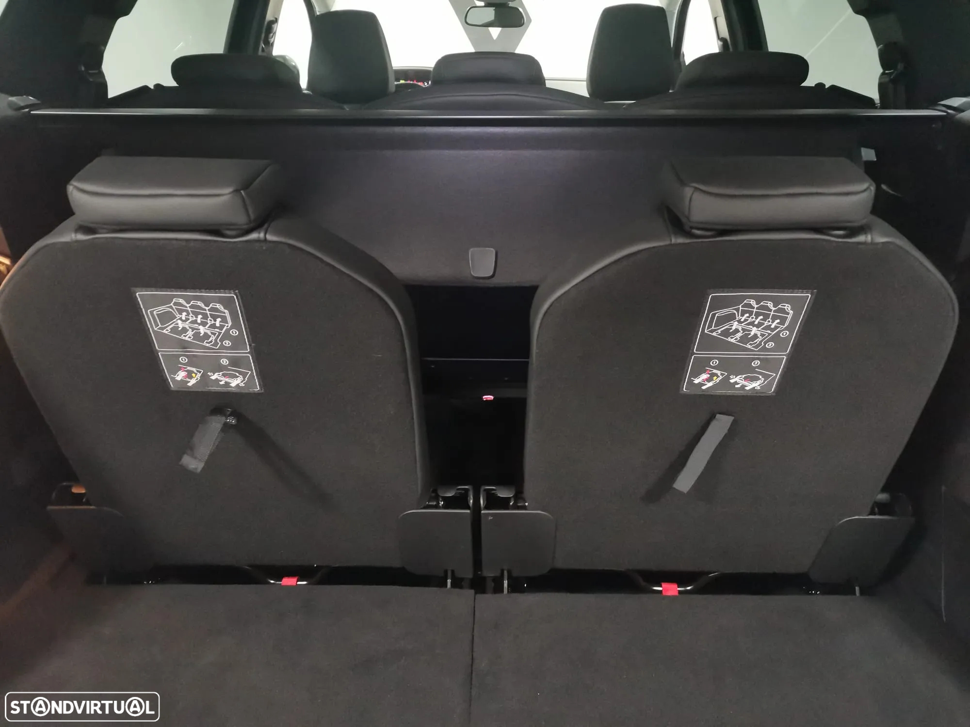 Peugeot 5008 1.2 PureTech Allure Pack - 25