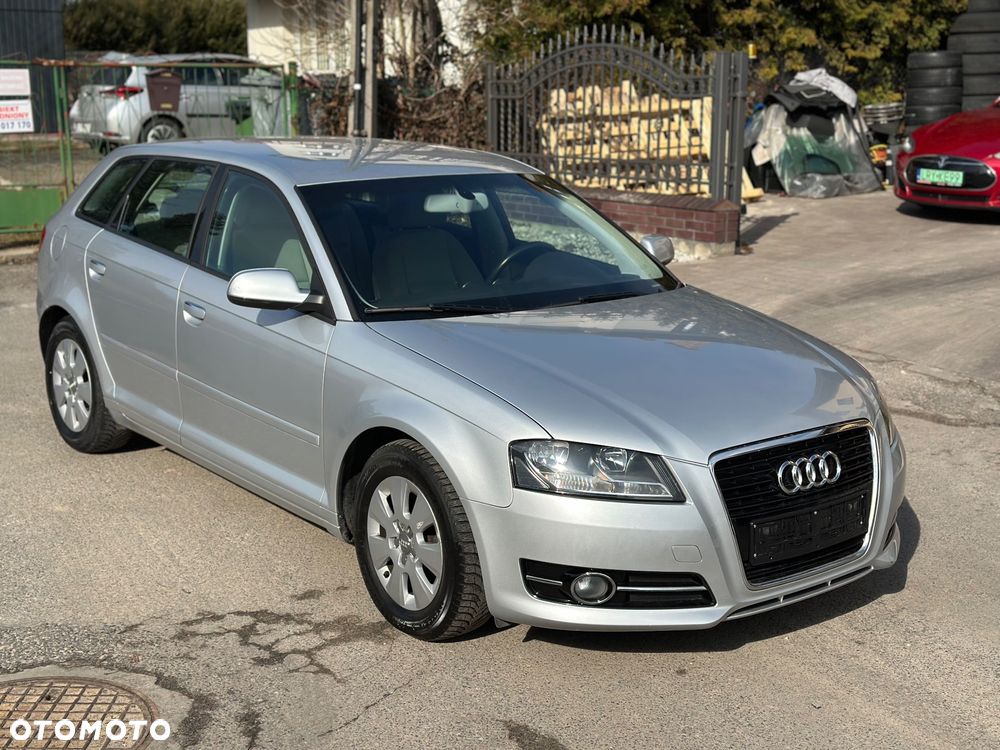 Audi A3 Sportback 1.6 TDI Ambiente - 14