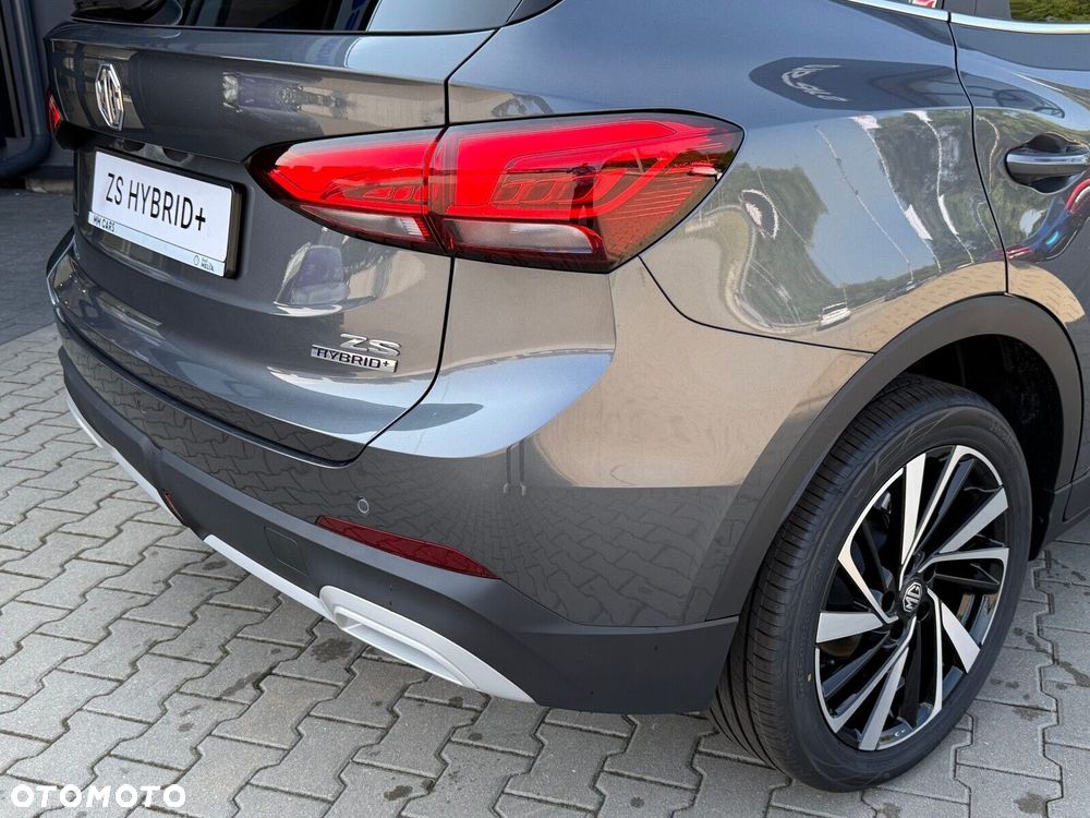MG ZS Hybrid+ - 10