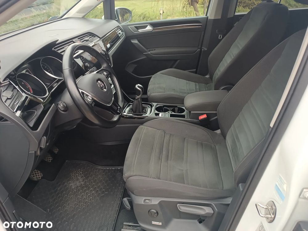 Volkswagen Touran 1.5 TSI EVO Highline - 21