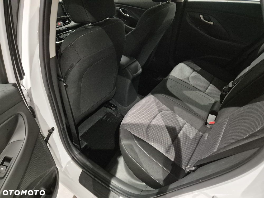 Hyundai i30 1.5 T-GDI 48V Modern - 13