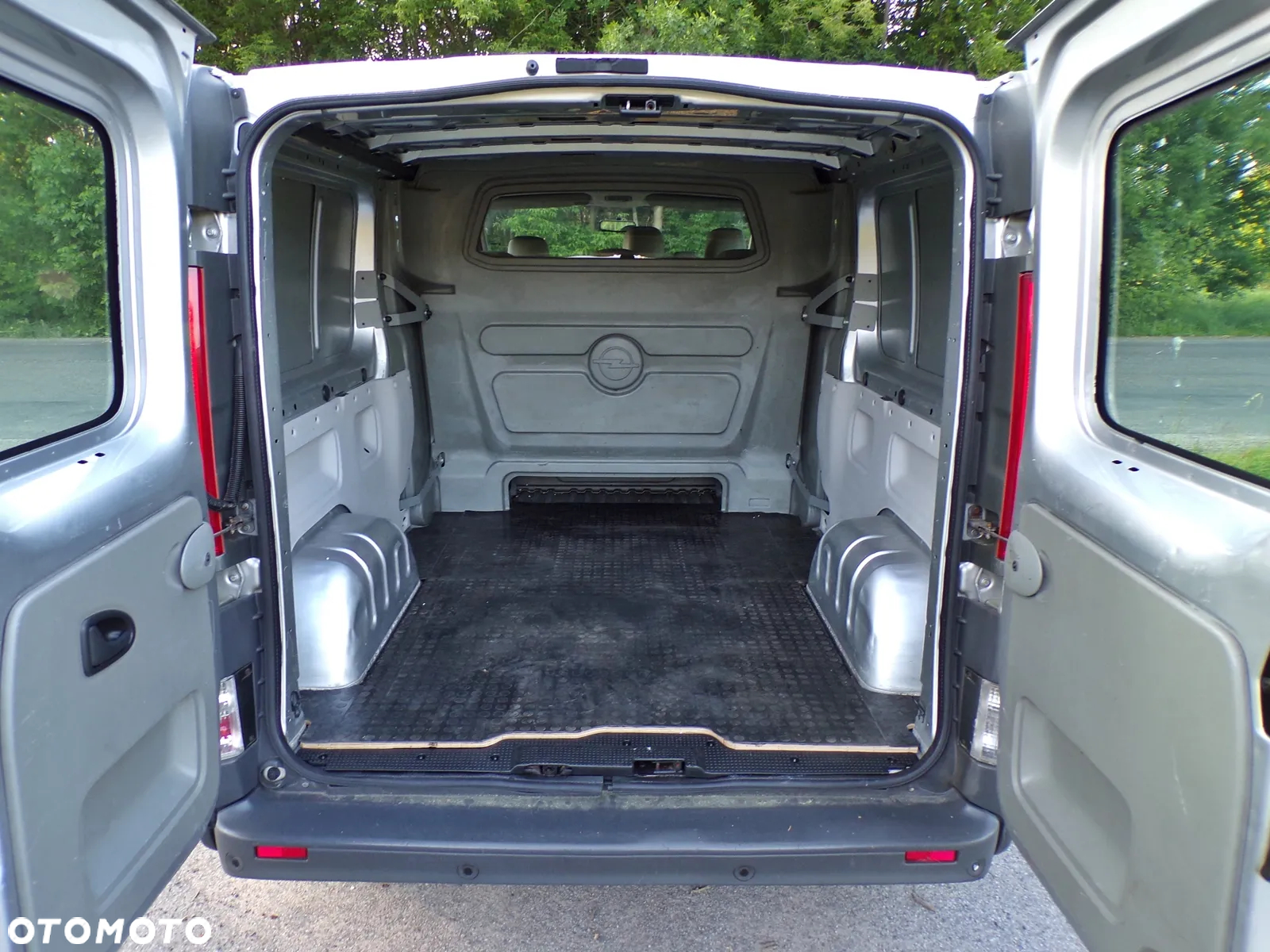 Opel VIVARO LONG - 24