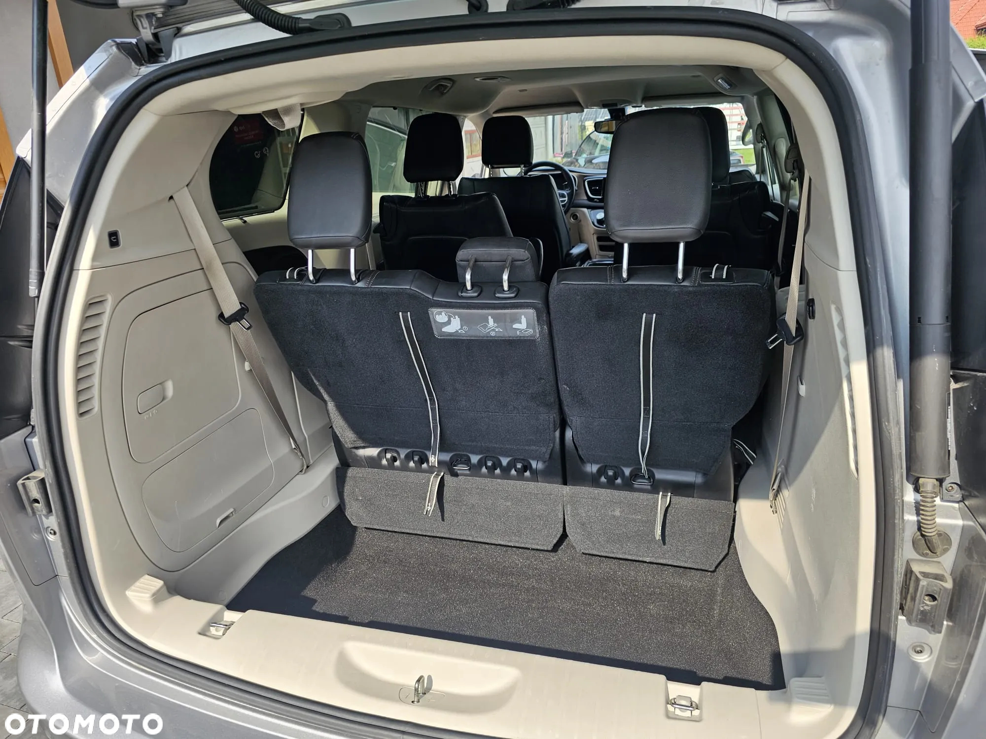Chrysler Pacifica - 22