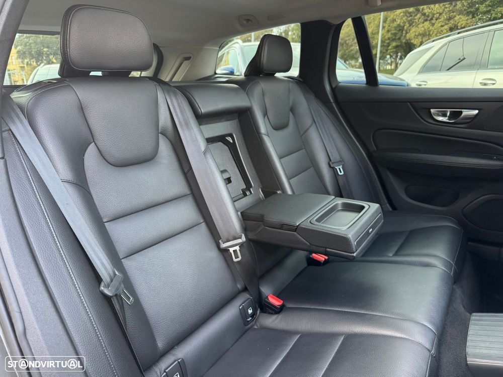 Volvo V60 2.0 T6 AWD TE Inscription - 25
