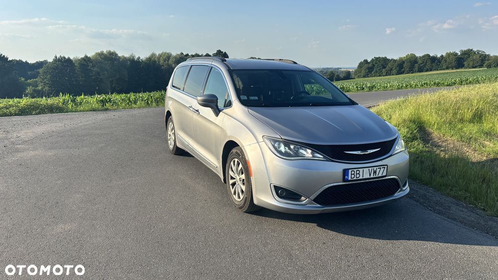 Chrysler Pacifica - 38