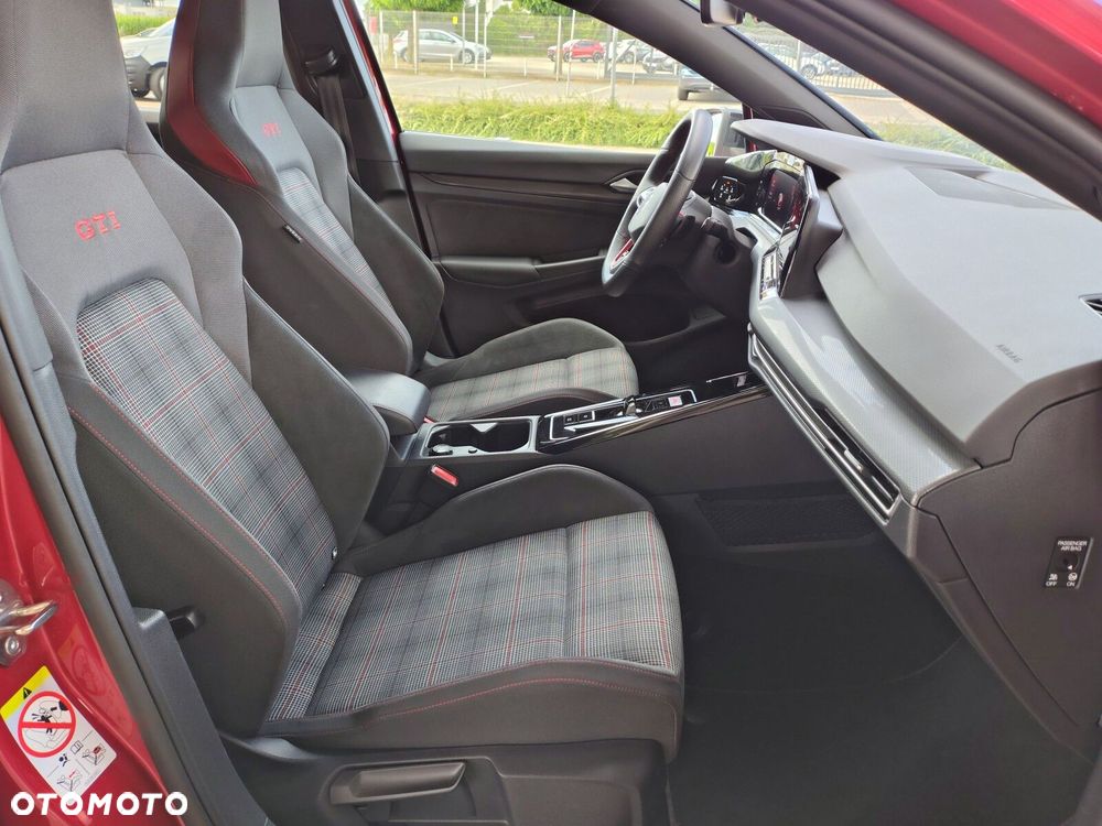 Volkswagen Golf - 19