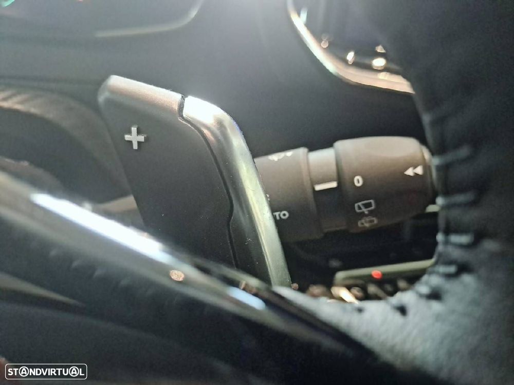 Peugeot 208 1.2 Hybrid Allure e-DCS6 - 14