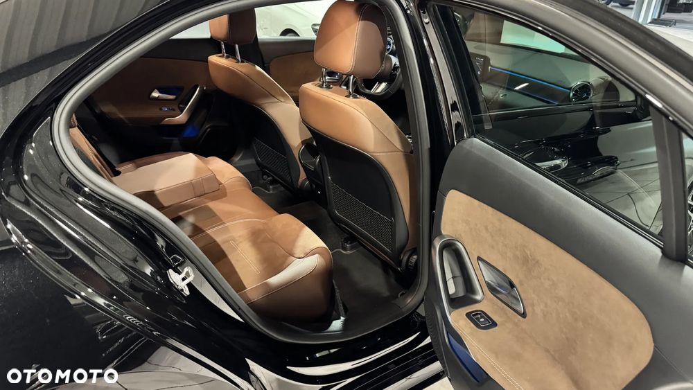 Mercedes-Benz Klasa A 200 AMG Line 7G-DCT - 31