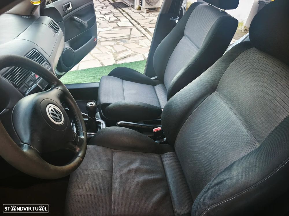 VW Golf 1.9 TDi 25 Anos - 8