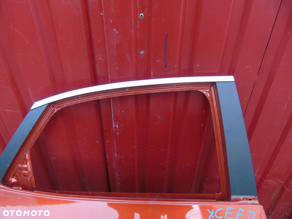 Kia Xceed drzwi prawe 77004j7800 - 3