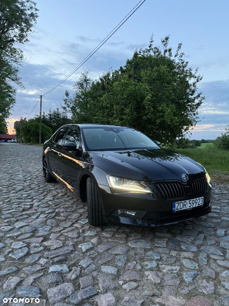Skoda Superb 2.0 TDI 4x4 L&K DSG - 2