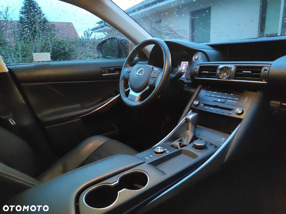Lexus IS 200t / 300 Elegance - 10