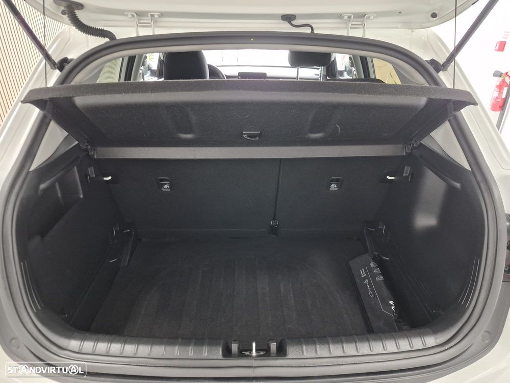 Kia Stonic 1.2 MPi Dynamic — fotografia 17